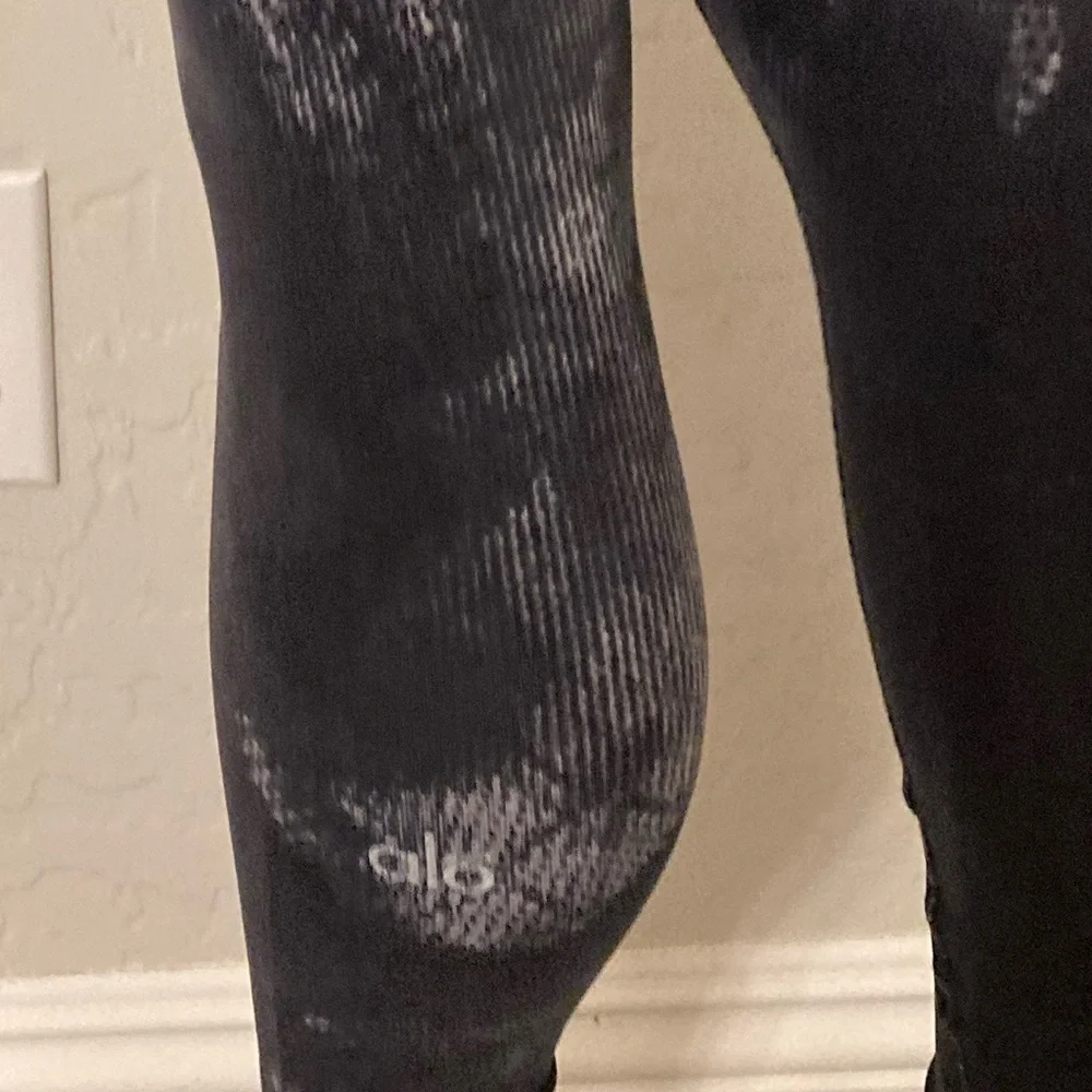 ALO Yoga Women’s Airbrush Active Leggings In Oman Small